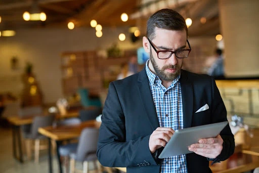 Revolutionize Your Restaurant Operations: All-In-One Solution vs. 15 Vendors Management