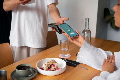 How Contactless Tech is Reshaping the Dining Experience